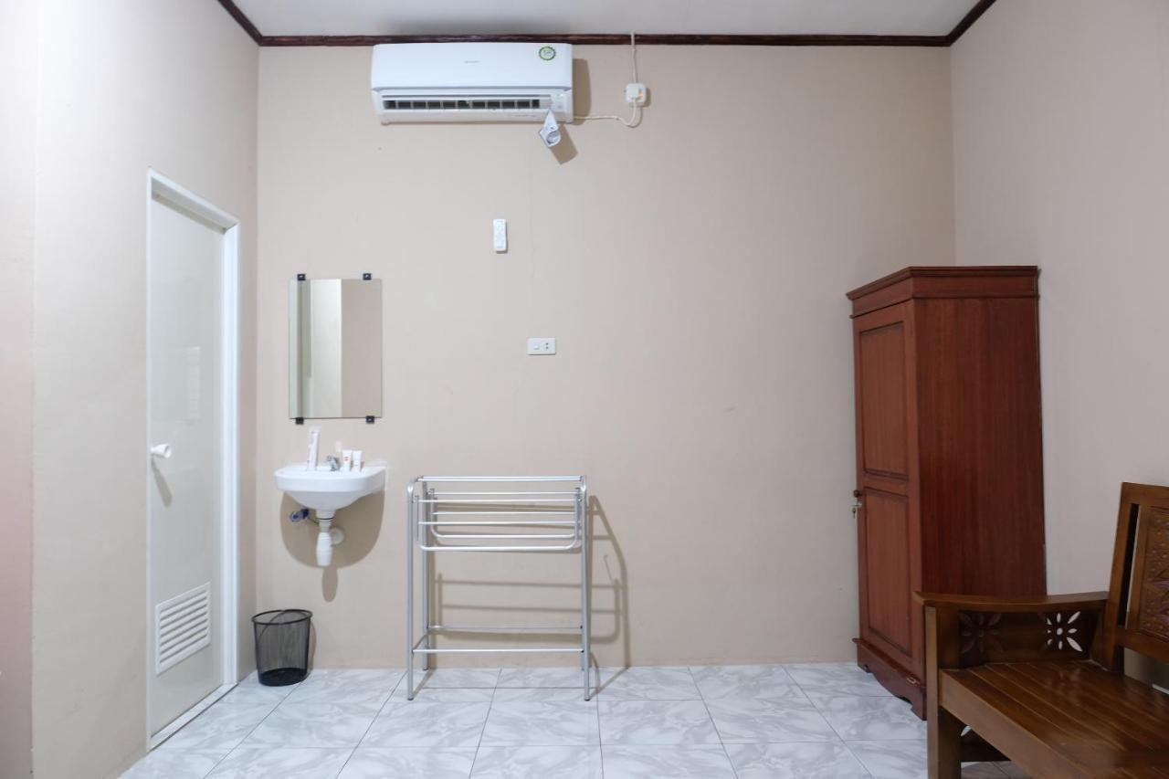 Oyo 1851 Homestay Joss Tanjungbinga Bagian luar foto