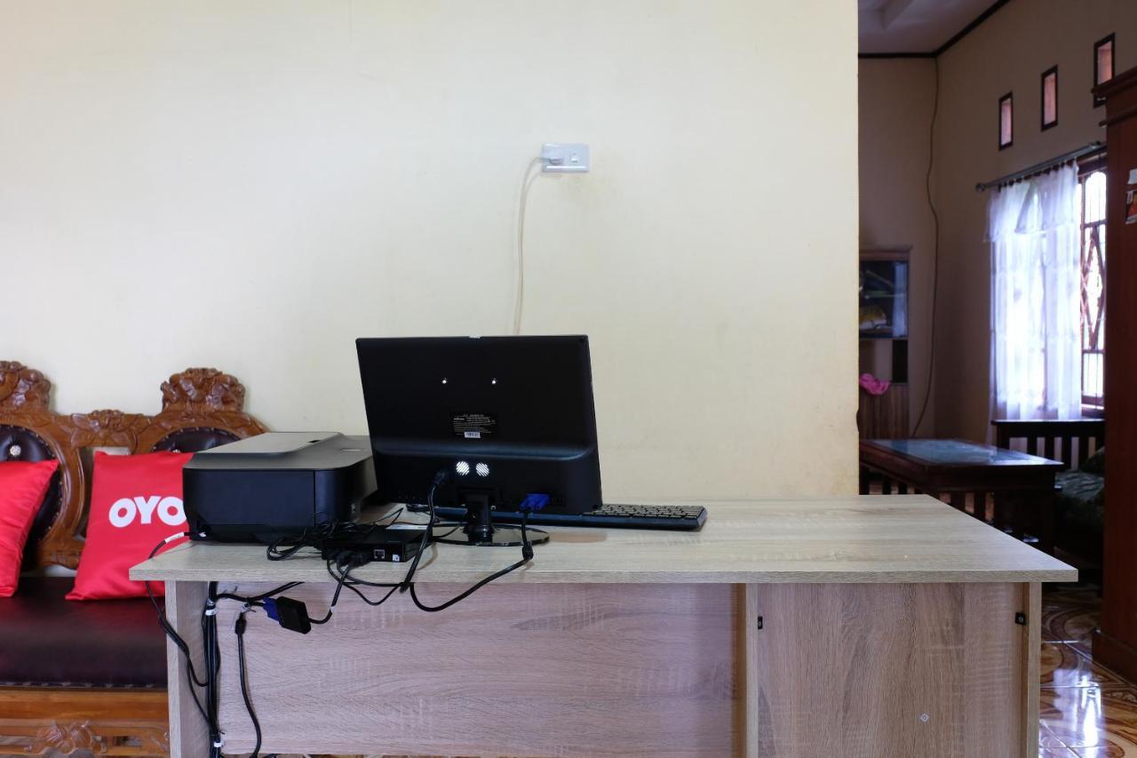 Oyo 1851 Homestay Joss Tanjungbinga Bagian luar foto