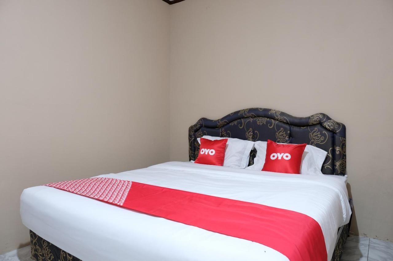 Oyo 1851 Homestay Joss Tanjungbinga Bagian luar foto