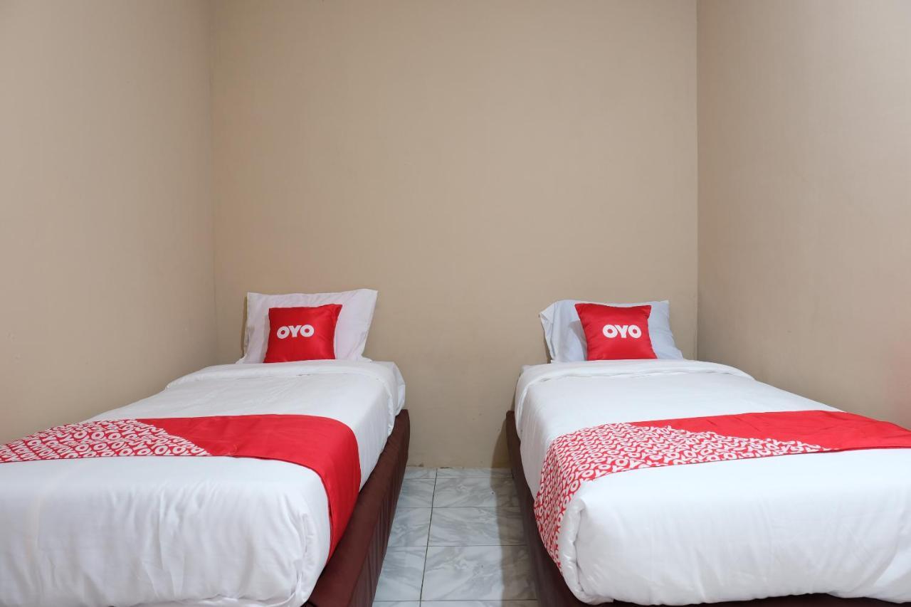 Oyo 1851 Homestay Joss Tanjungbinga Bagian luar foto