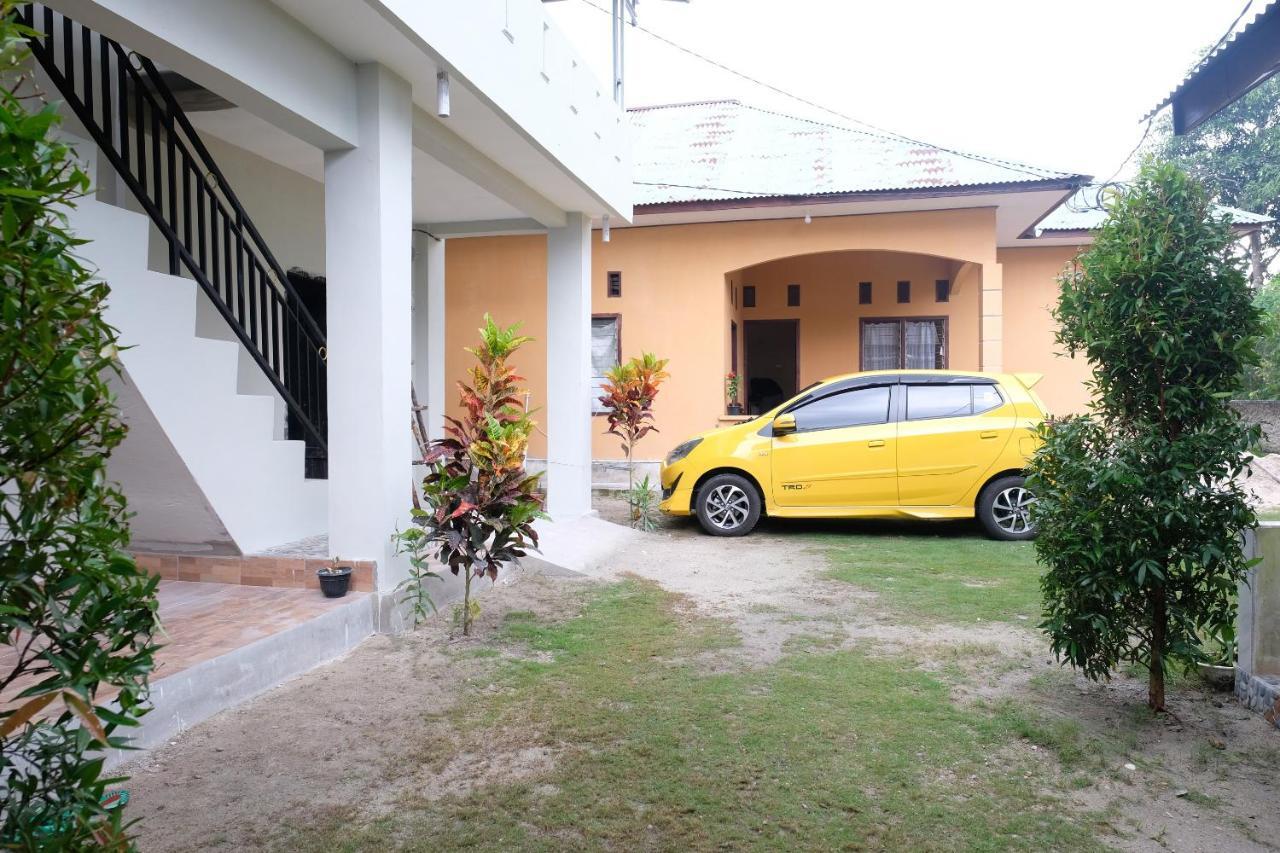 Oyo 1851 Homestay Joss Tanjungbinga Bagian luar foto